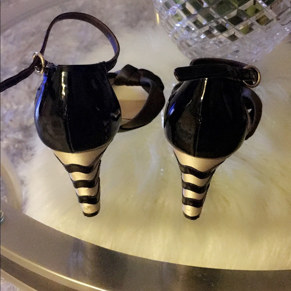 Sandal - Picture 4 of 5